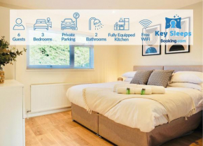 Luxurious Detached Bungalow with Private Parking